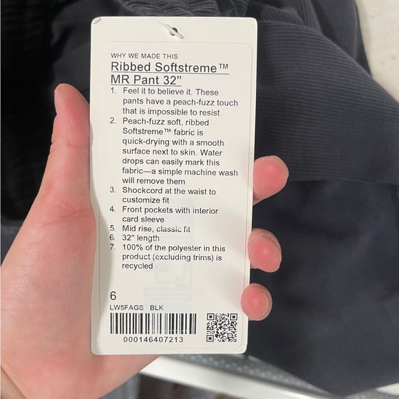 Lululemon Ribbed Softstreme M
MR Pant 32" - Picture 3 of 3